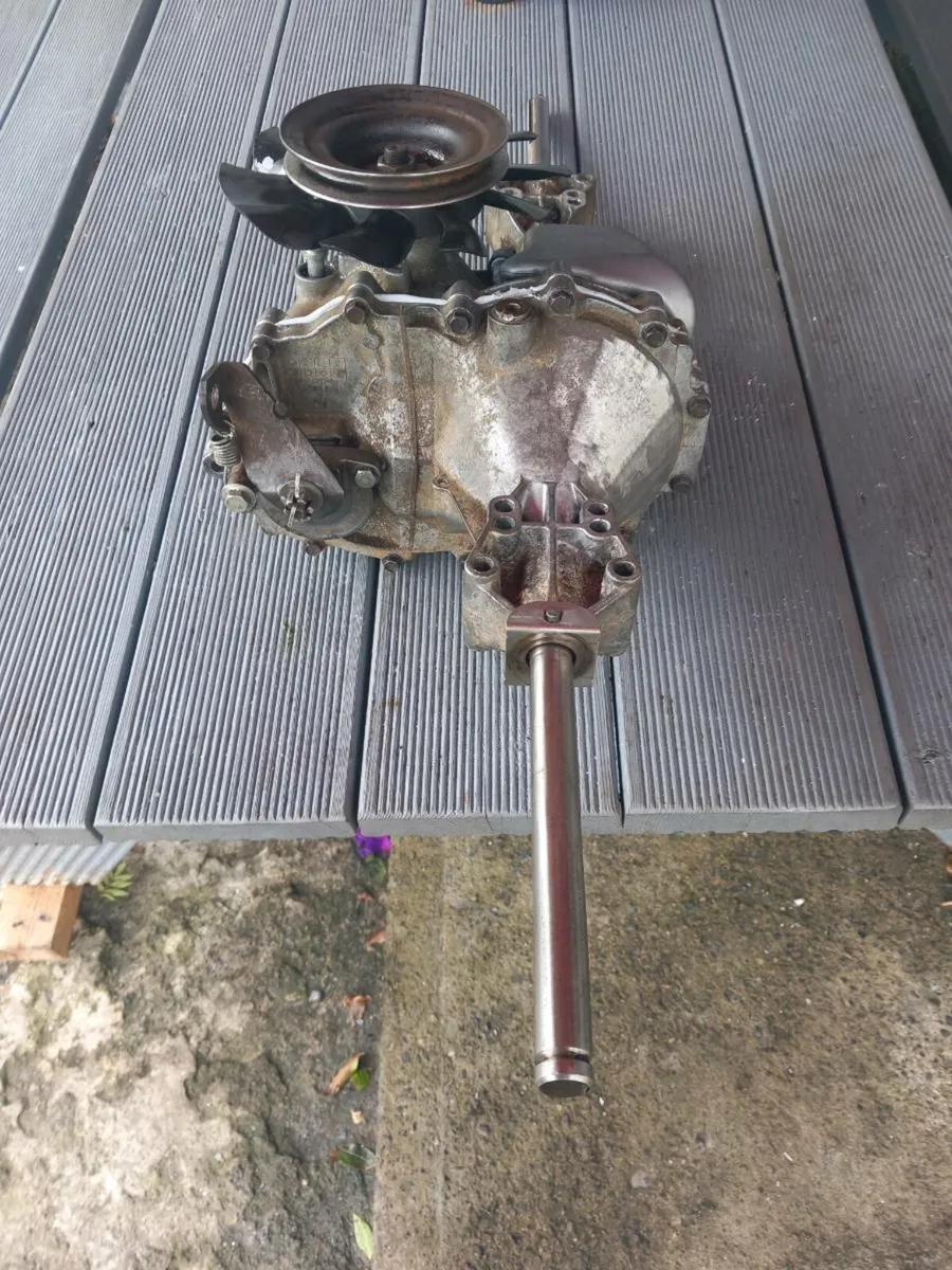 Castlegarden hydrostatic transmission for sale - Image 4