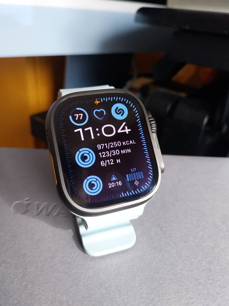 Apple Watch Ultra 2 Black Titanium 49 mm 2024 - Image 1