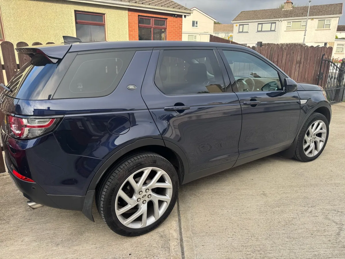 2017 Landrover Discovery HSE - Image 3