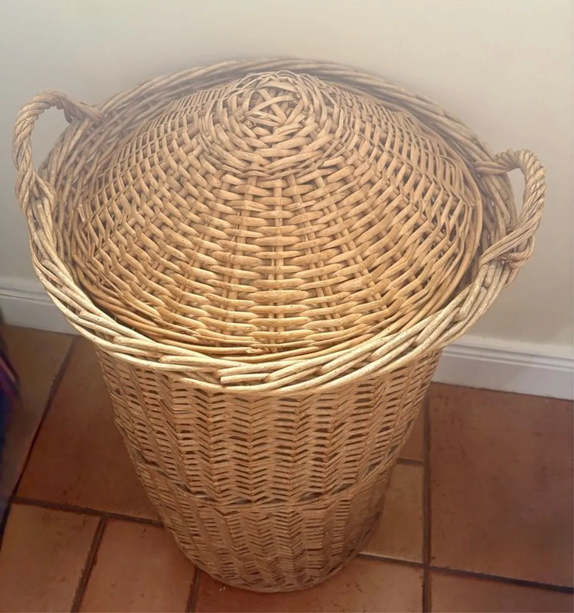Wicker basket - Image 1