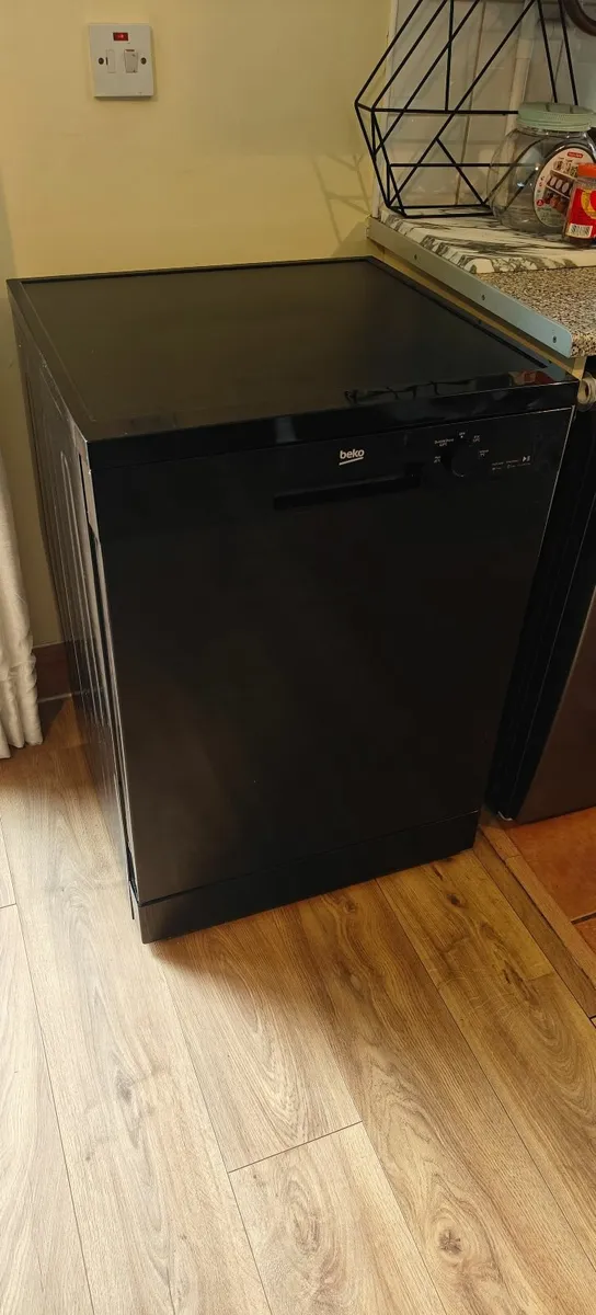 Beko DVN04320B Dishwasher – Excellent Condition - Image 1