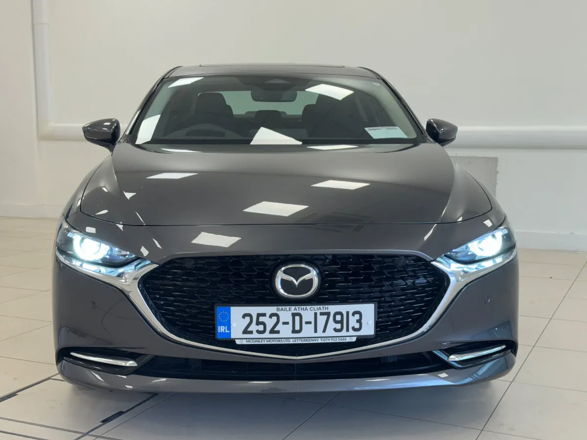 Mazda Mazda3 2025 - Image 2