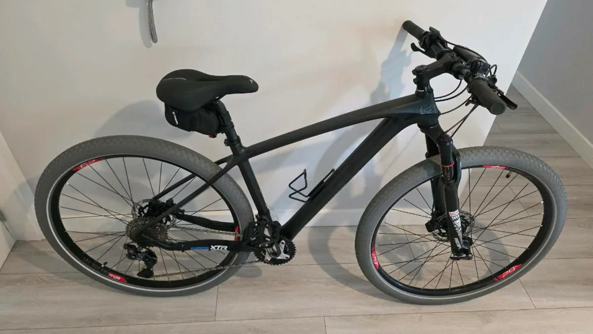 Mountain Bike carbon - Image 1