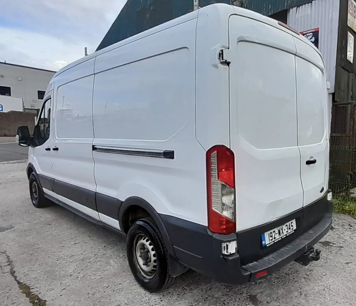 Ford Transit - Image 4