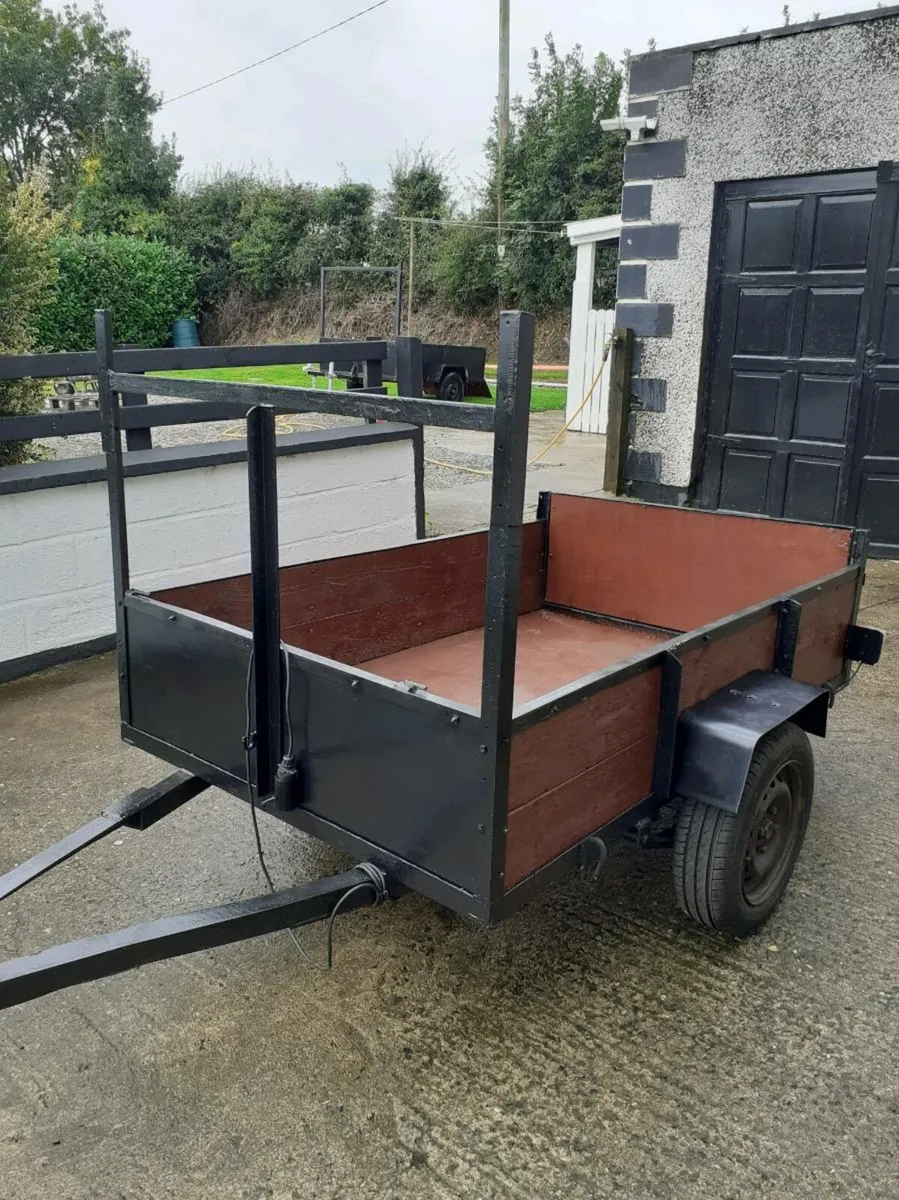 Trailer - Image 1