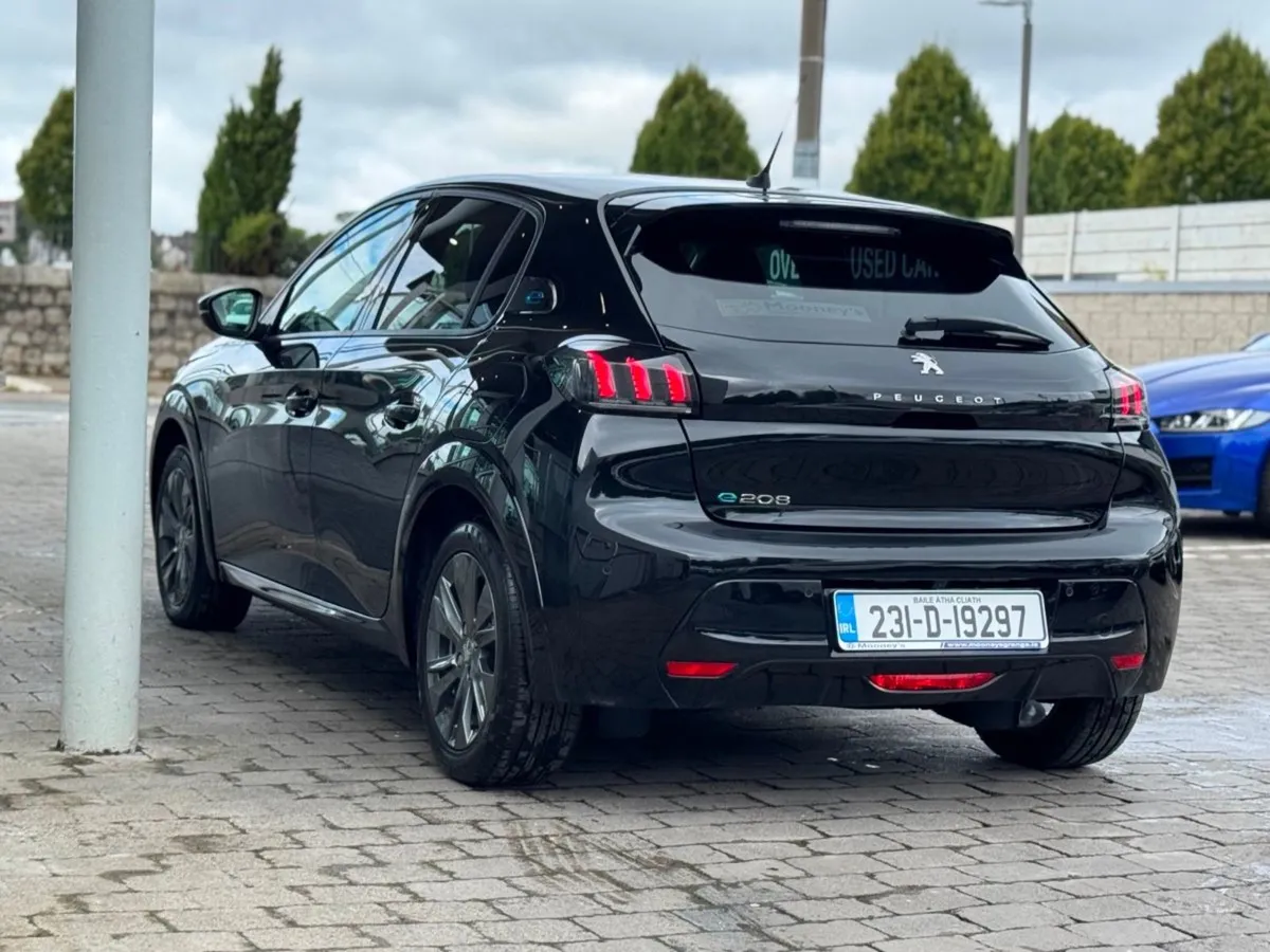 Peugeot 208 Electric 136bhp (50 Kwh) Allure Pack - Image 4