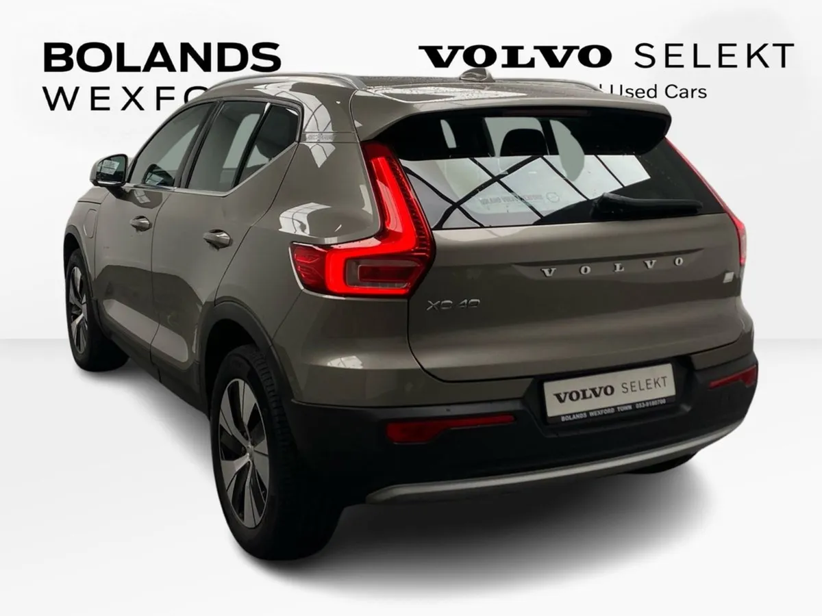 Volvo XC40 Phev T4 (197hp) Insciption Exp FWD - Image 4