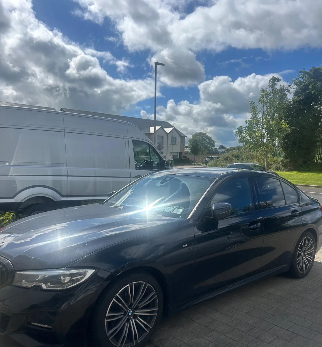 BMW 3-Series 2019 - Image 2
