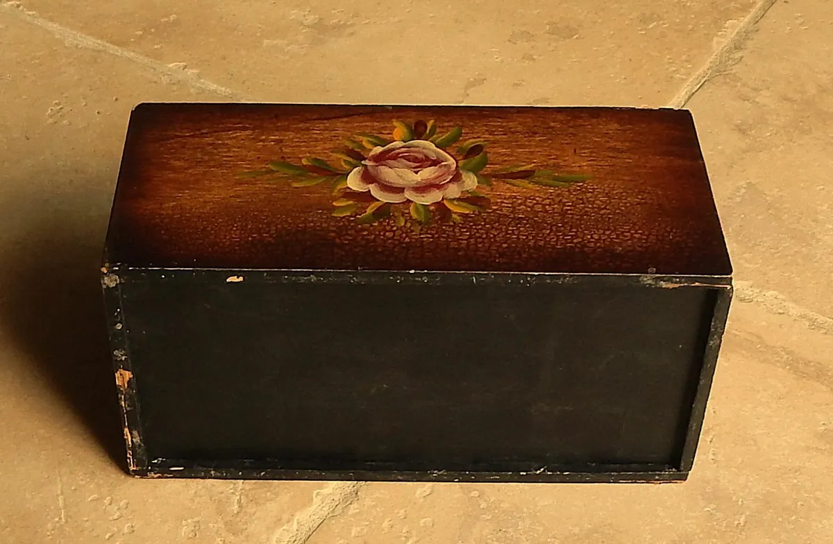 Vintage Hand Decorated Oak Tissue Box - Image 4