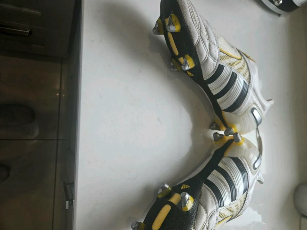 Adidas predator x football boots size 9 - Image 1