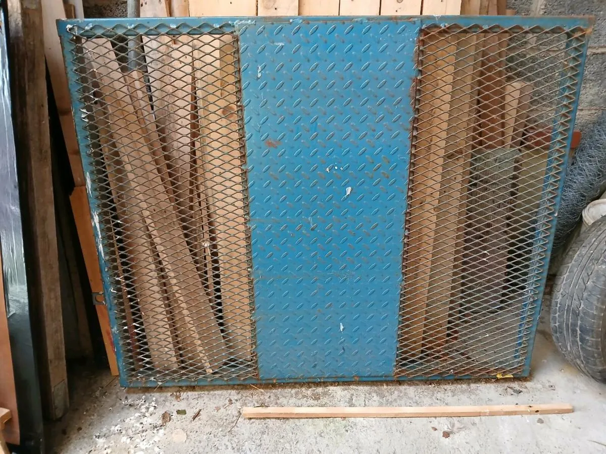 Trailer rear ramp gate - Image 1