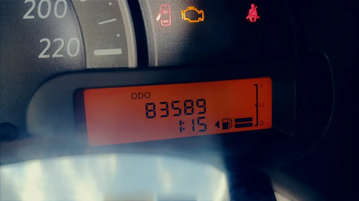 Nissan Micra 2013 - Image 2