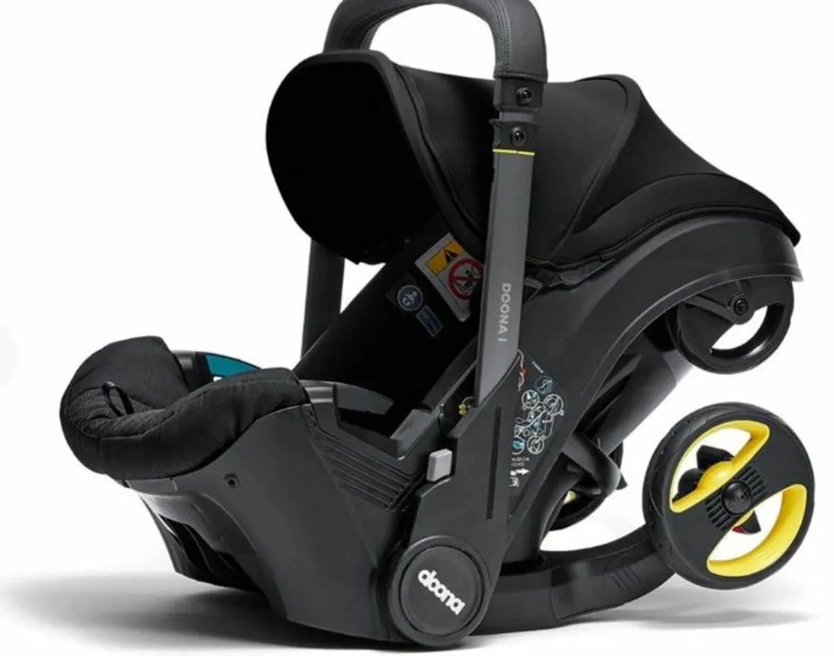Doona Car Seat + Car Base + Rain Cover - Image 2