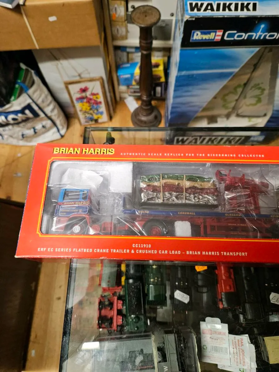 Corgi ERF Tractor Unit and Trailer with Crushed Lo - Image 2