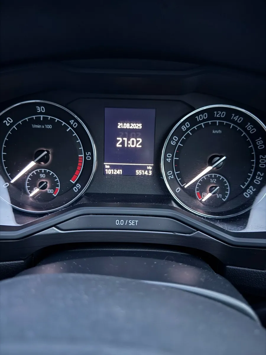 Skoda Superb Style **Low Milage** - Image 4