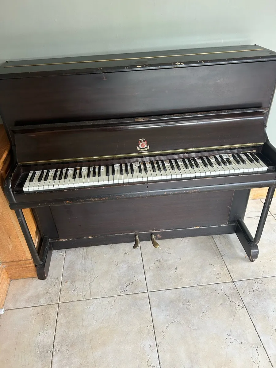 Piano - Image 1