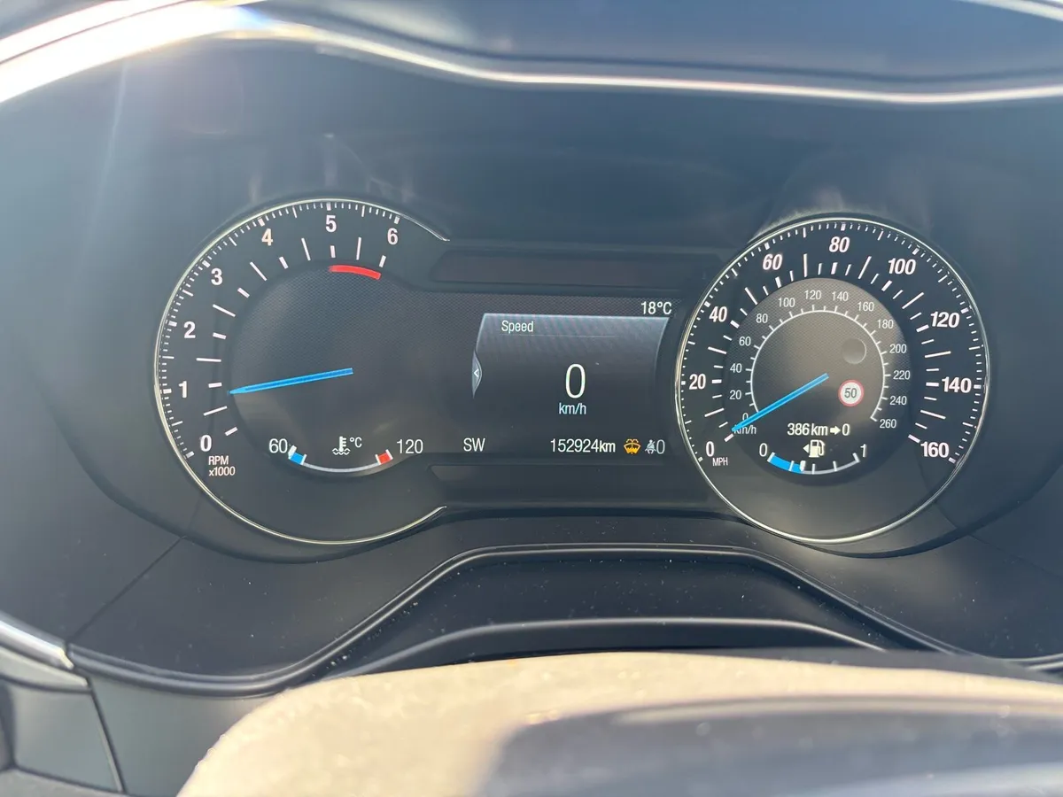 Ford Mondeo Titanium - Image 2