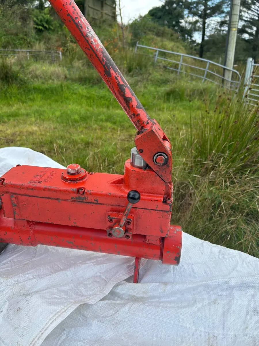 Tubela Bender With 4 Formers - Image 2