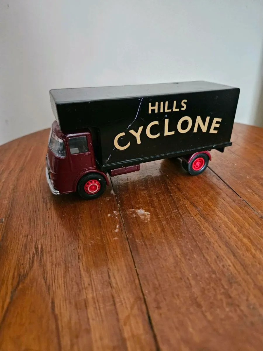 Corgi Circus Code3 Truck - Image 3