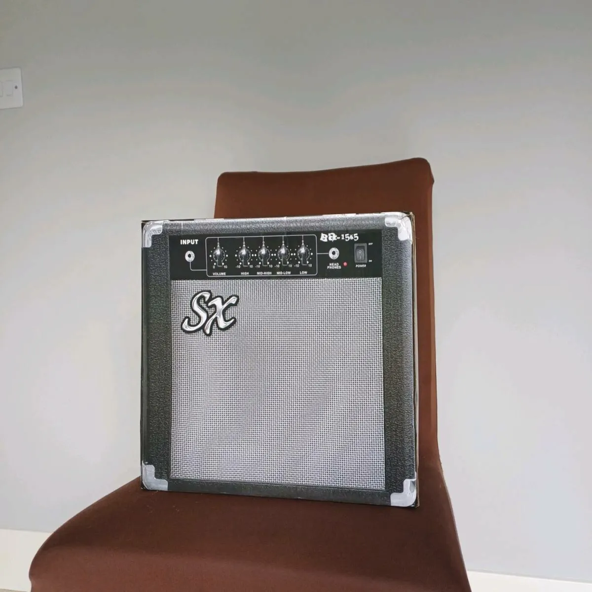 SX BA1565 15W Bass Guitar Amplifier - Image 1