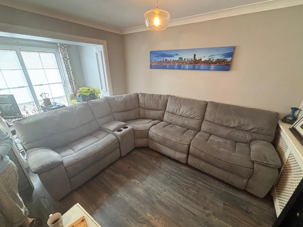 5 piece detachable recliner corner suite - Image 2