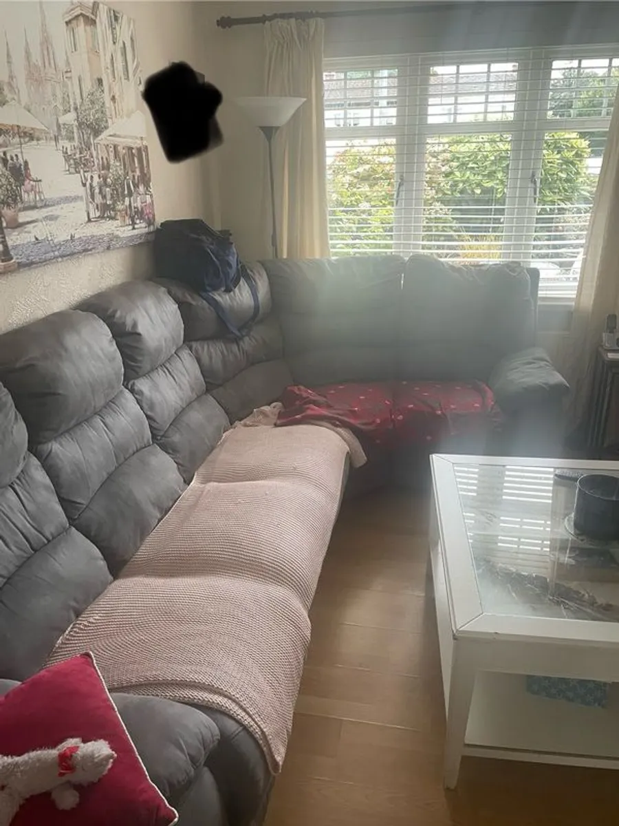 Corner sofa for sale - Image 1