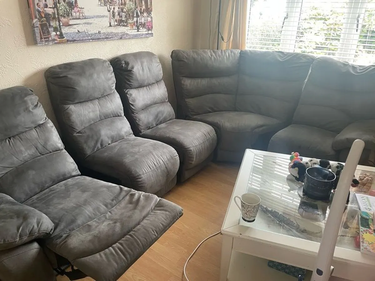 Corner sofa for sale - Image 4