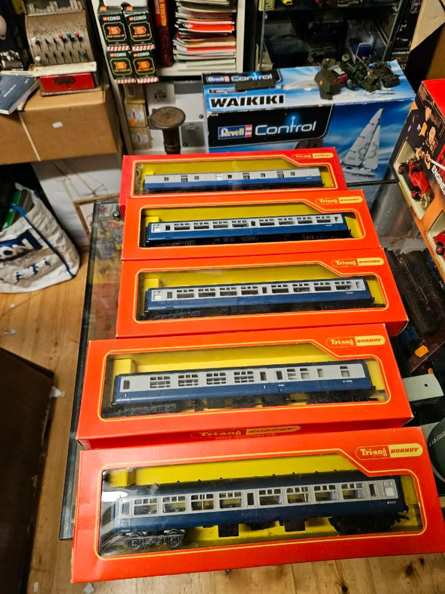 Hornby Triang OO Gauge Carraiges