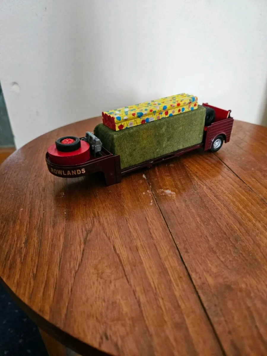 Corgi Circus Code3 Trailer - Image 1