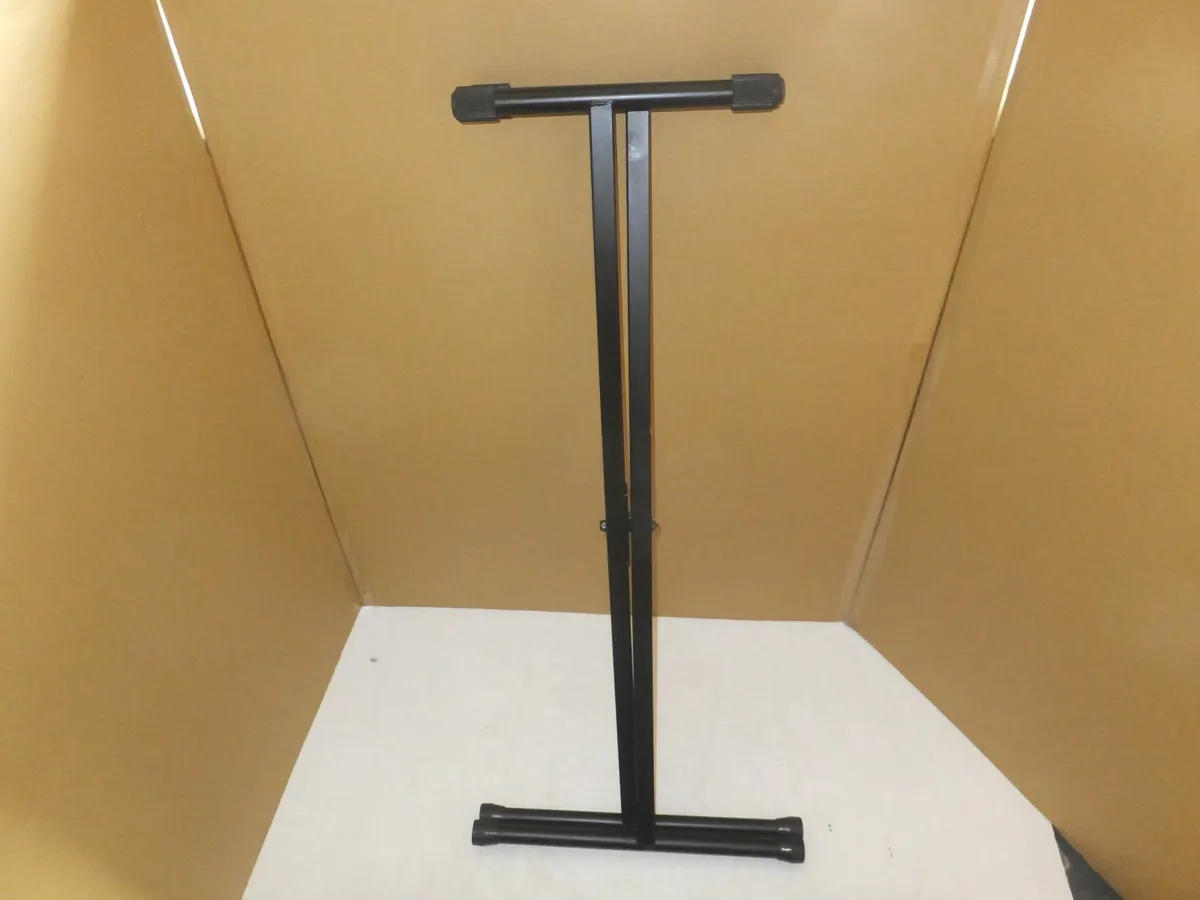 Yamaha portatone music keyboard With stand - Image 2