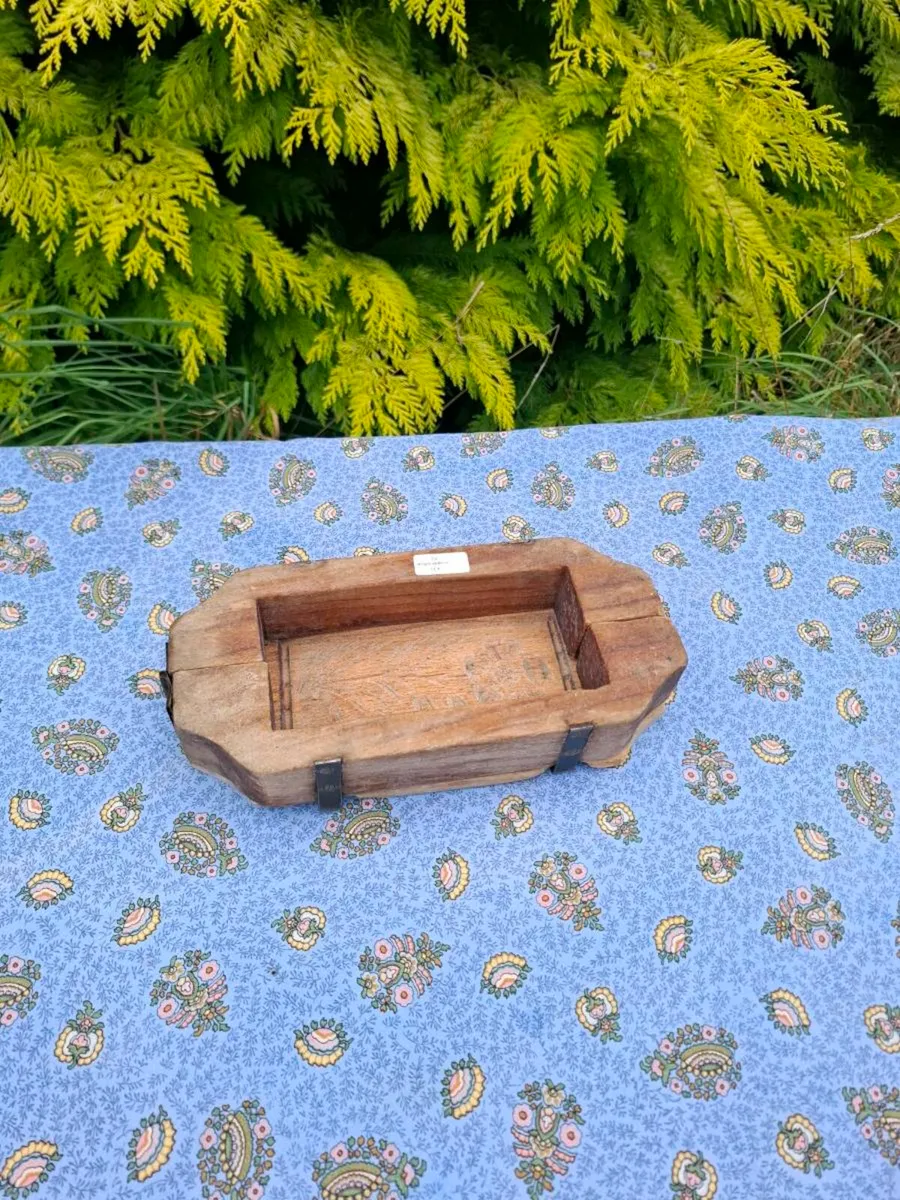 Floral wood antique butter mold postage possible - Image 1