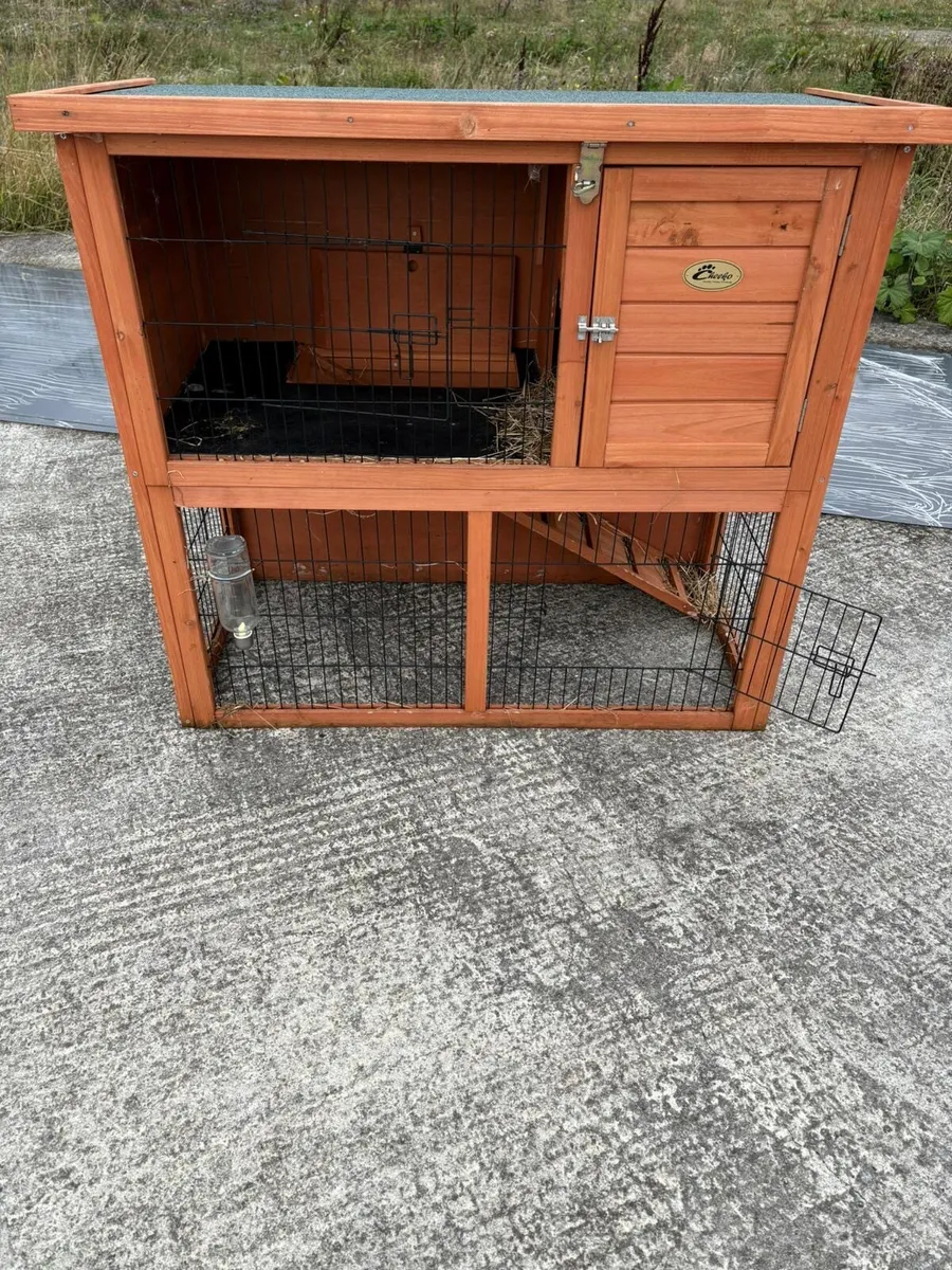 Rabbit hutch like new condition - Image 2