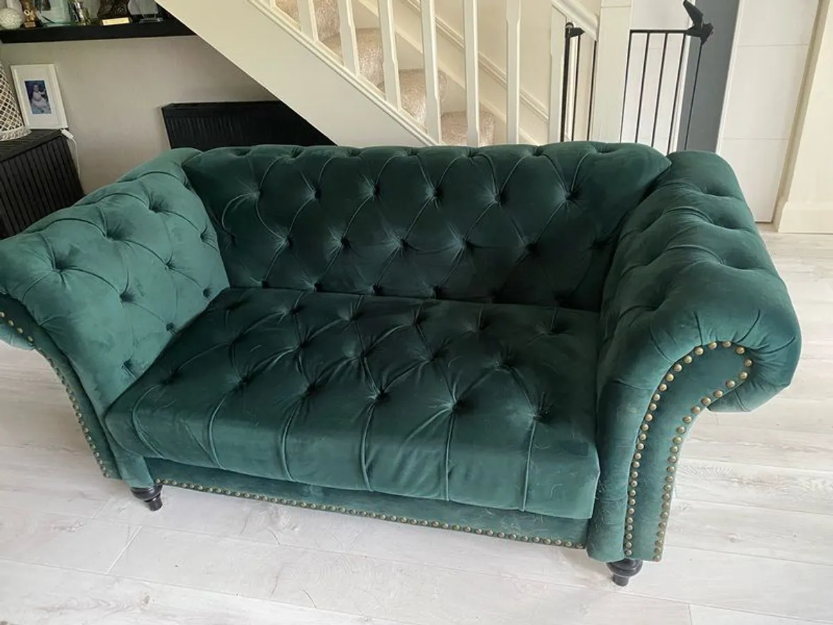 2 seater chesterfield sofa - Image 2
