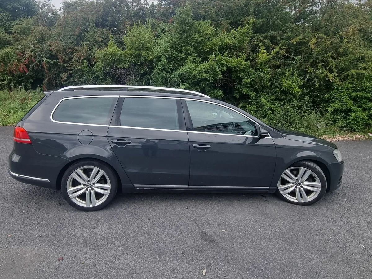 Volkswagen Passat 2014 - Image 2