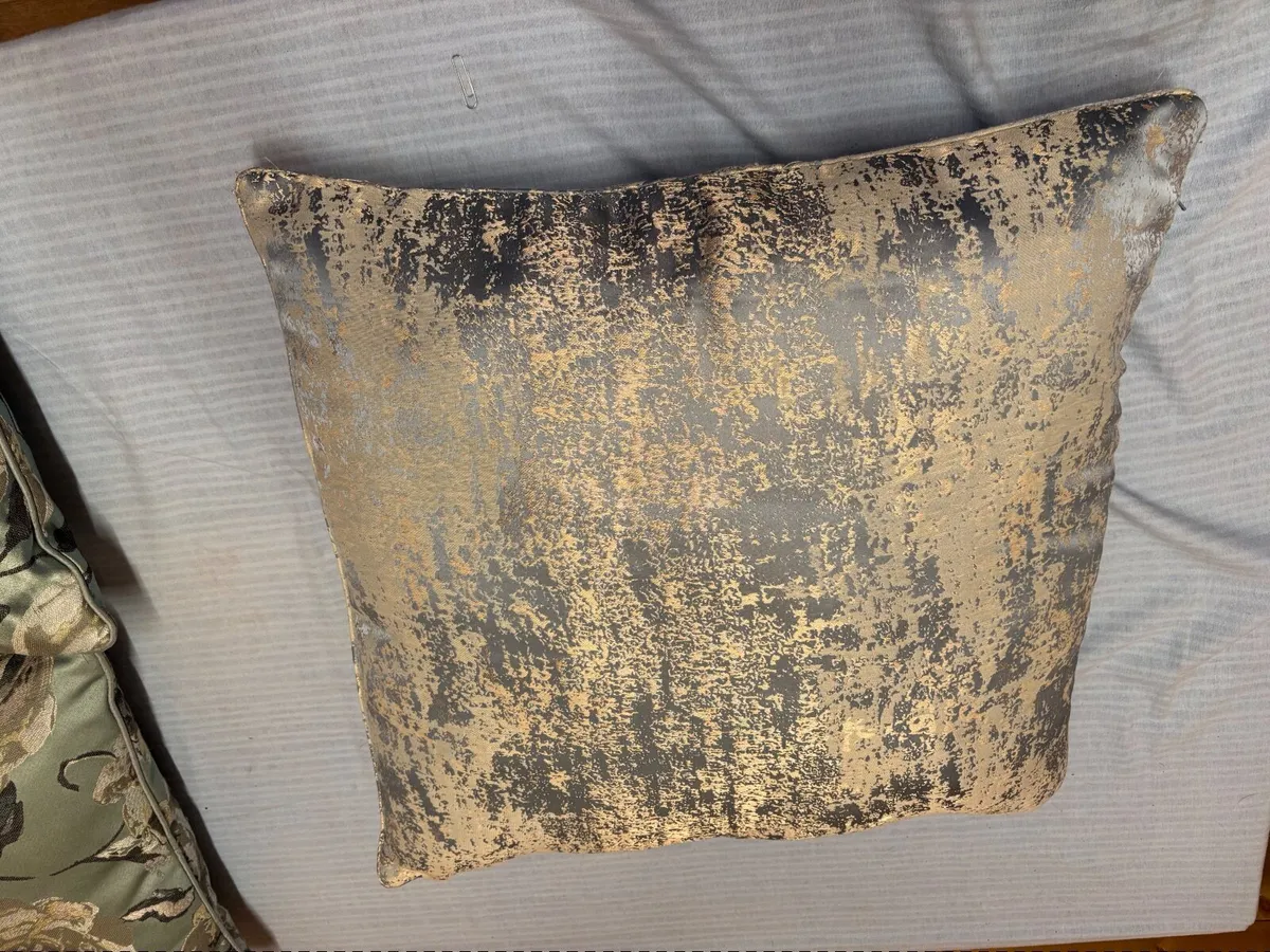 Cushions - Image 3