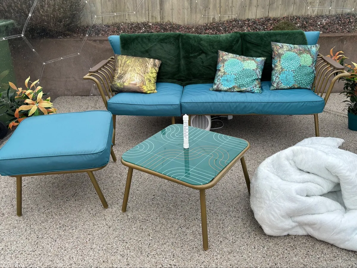 Patio furniture set - Image 1