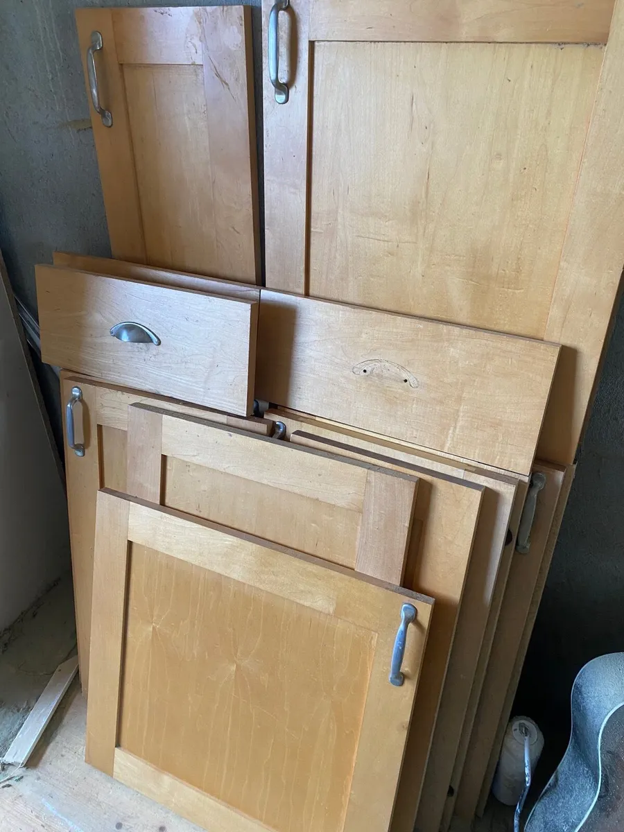 Kitchen doors and headboard - Image 1