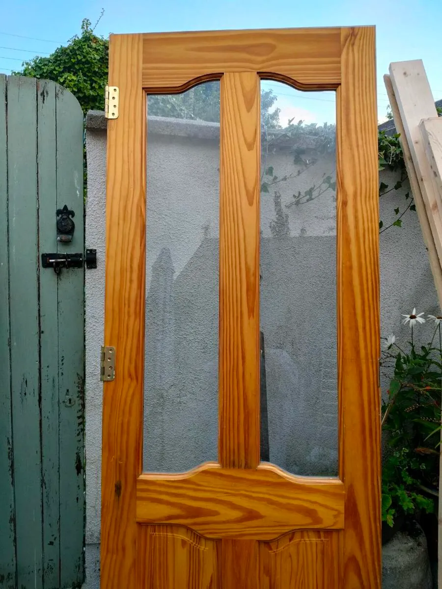 1 pine solid door with glass - Image 3