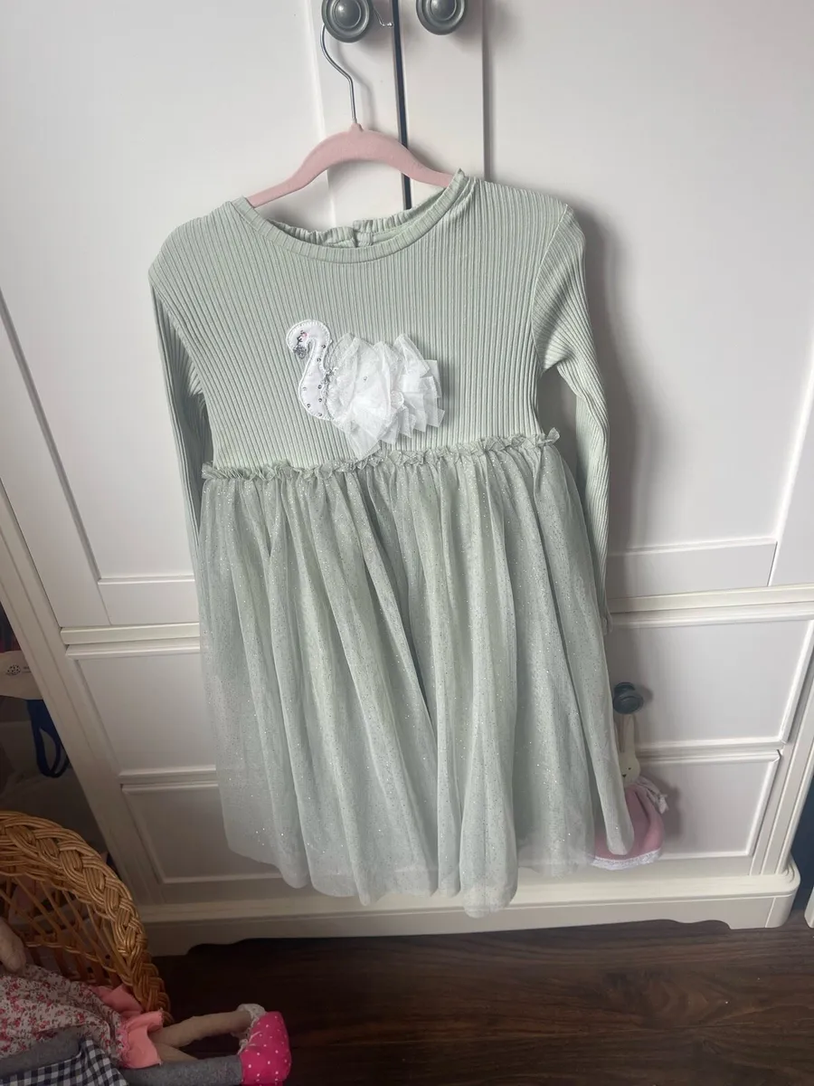 Girls clothes - Image 1