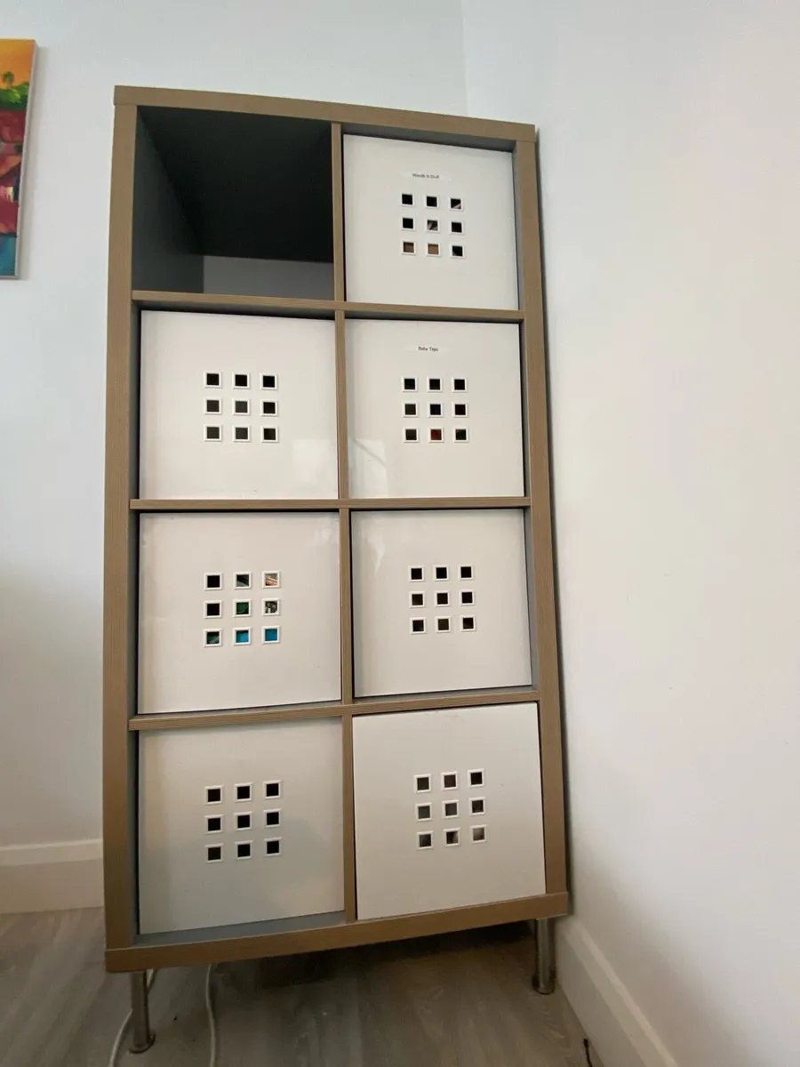 KALLAX shelving unit  grey/wood effect & boxes - Image 2