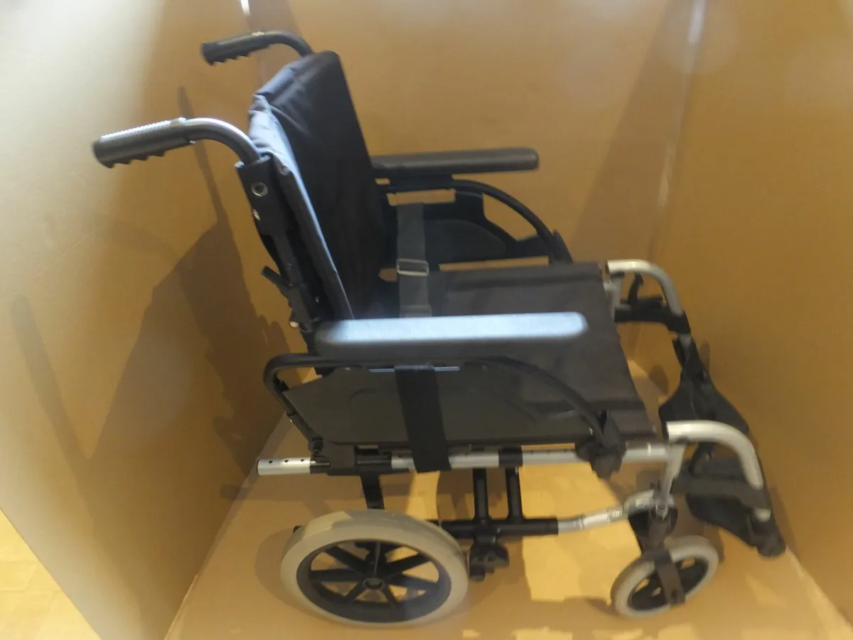 wheel chair - Image 4