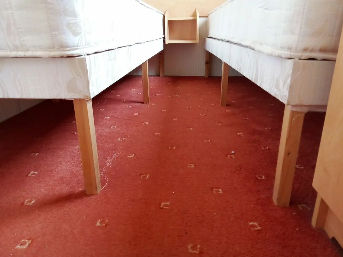 2 x small sngle bed s w mattresses - Image 2