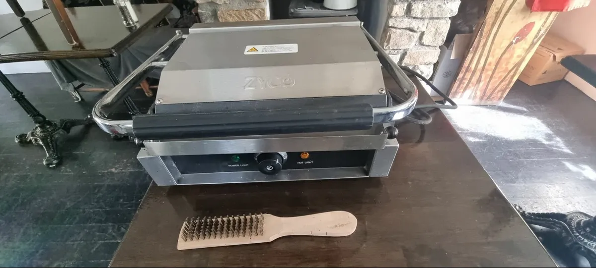 Grill - Image 2