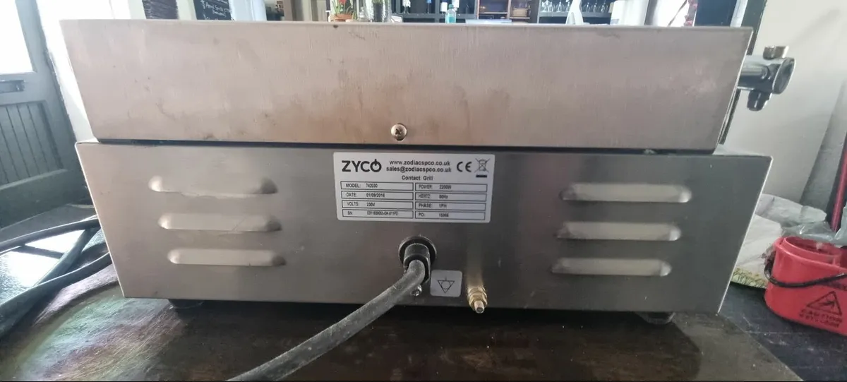 Grill - Image 3