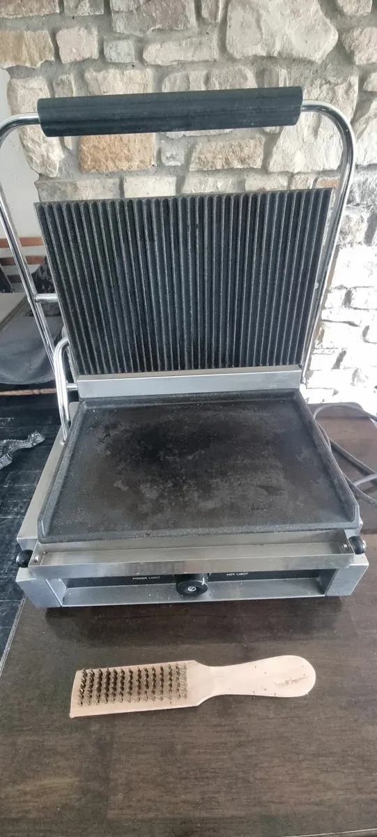 Grill - Image 4