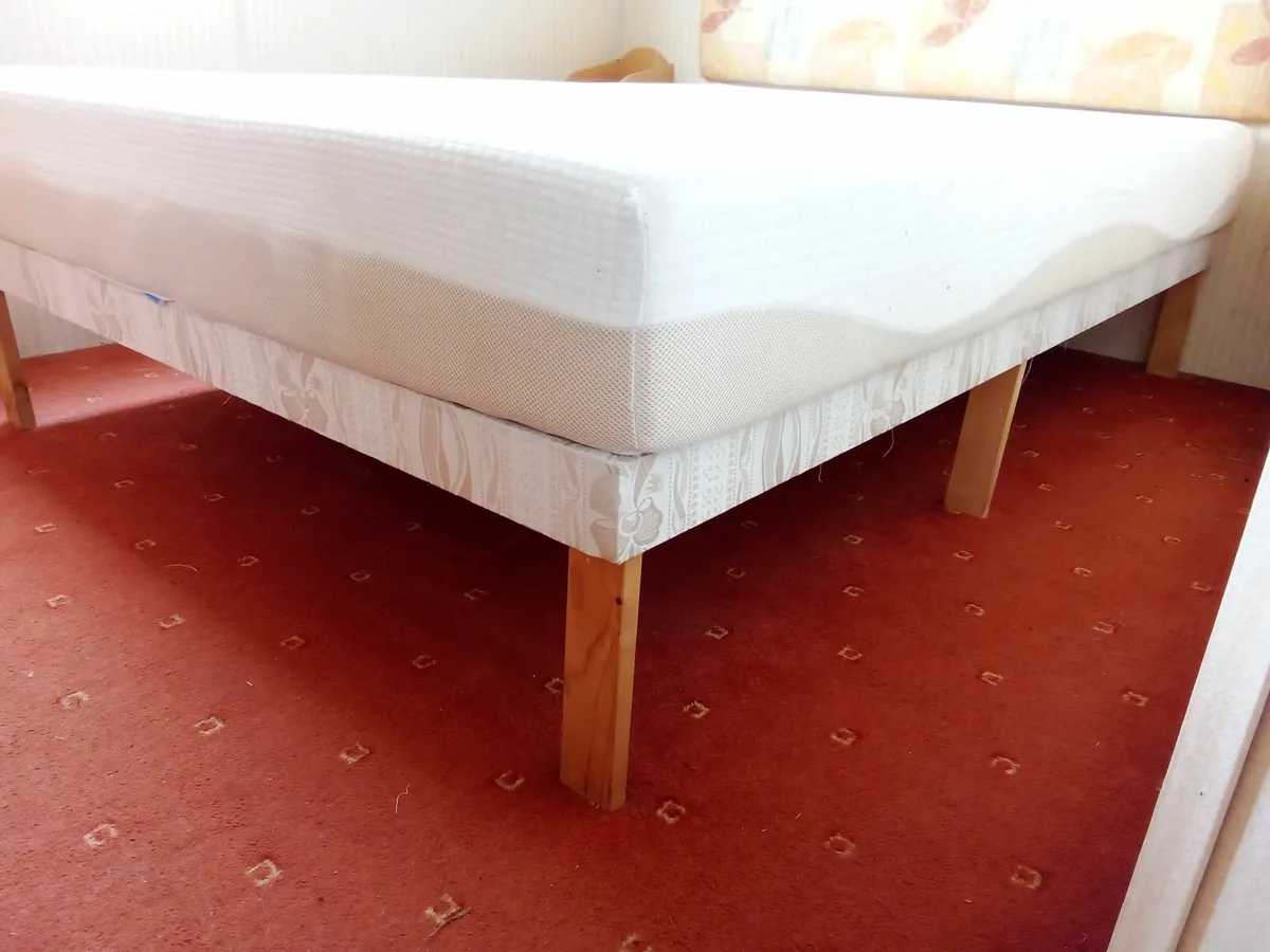 Double bed, mattress and headboard - Image 2