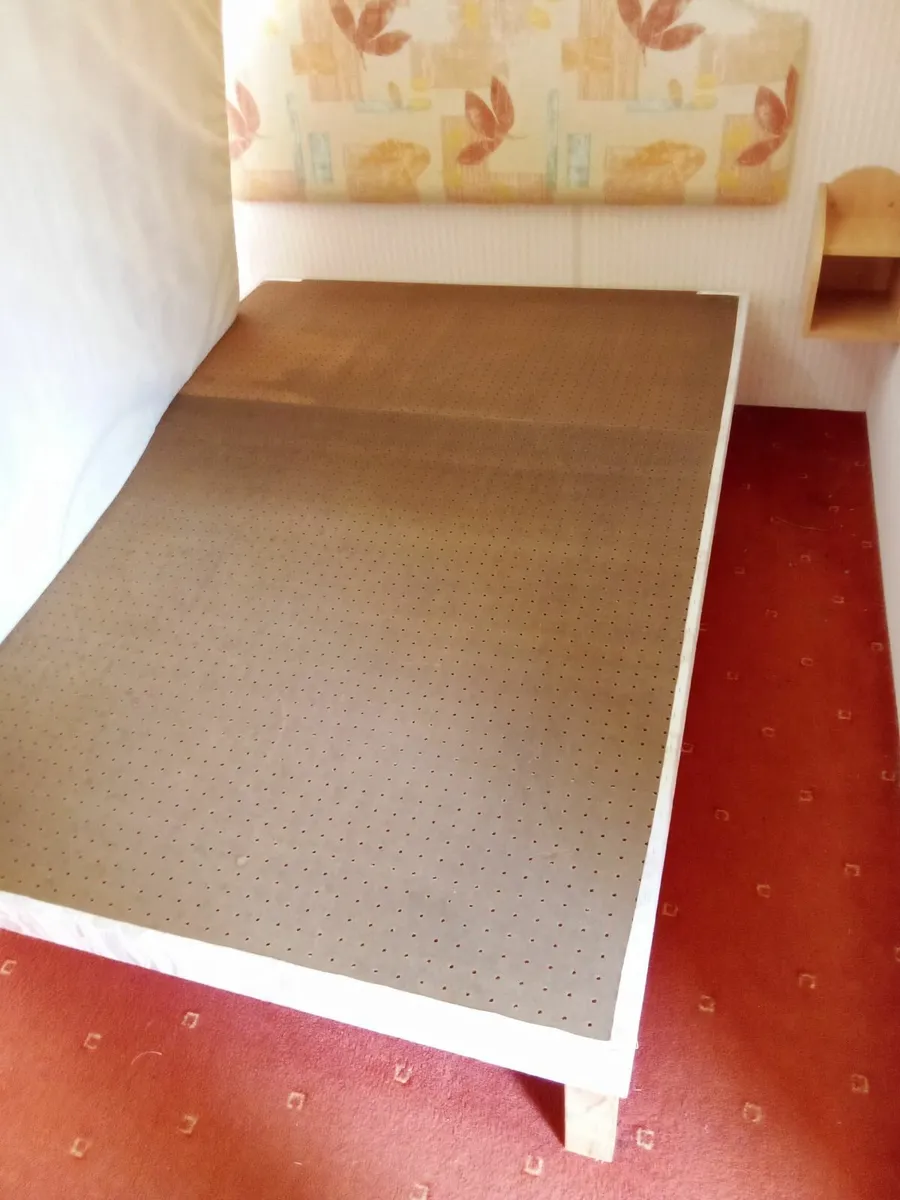 Double bed, mattress and headboard - Image 4