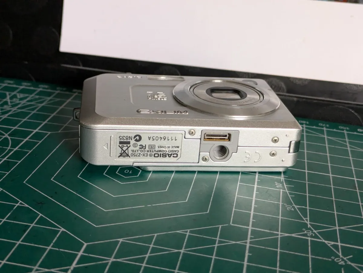 Casio Exilim 7.2 MP CCD🌈 digital compact camera - Image 4