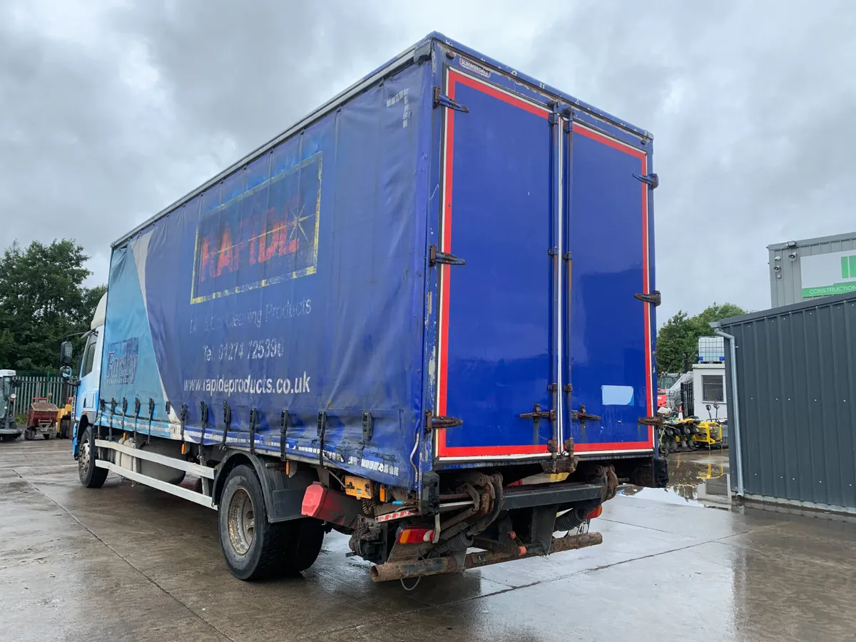BID ONLINE NOW - UNRESERVED 2013 DAF CF CURTAINSID - Image 3