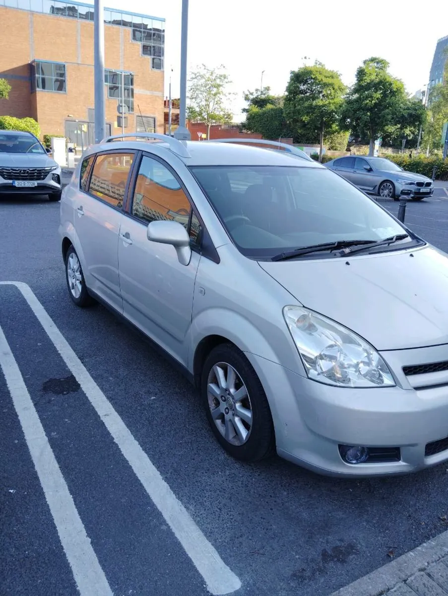 Toyota Corolla Verso - Image 4